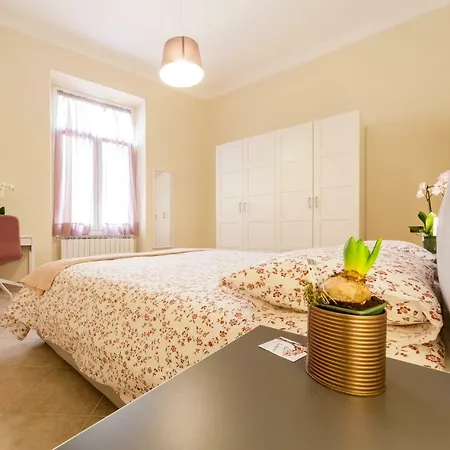 Rosa Centralissimo Apartment
