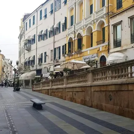 Rosa Centralissimo Lägenhet Sanremo